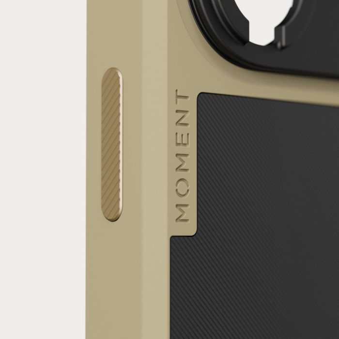 Moment Camera Case for iPhone 17 Pro - Compatible with MagSafe - Tan