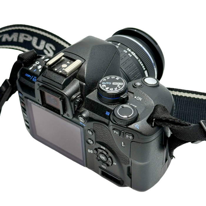 Lustrzanka Olympus E-520 + 14-42mm F3.5-5.6 ED