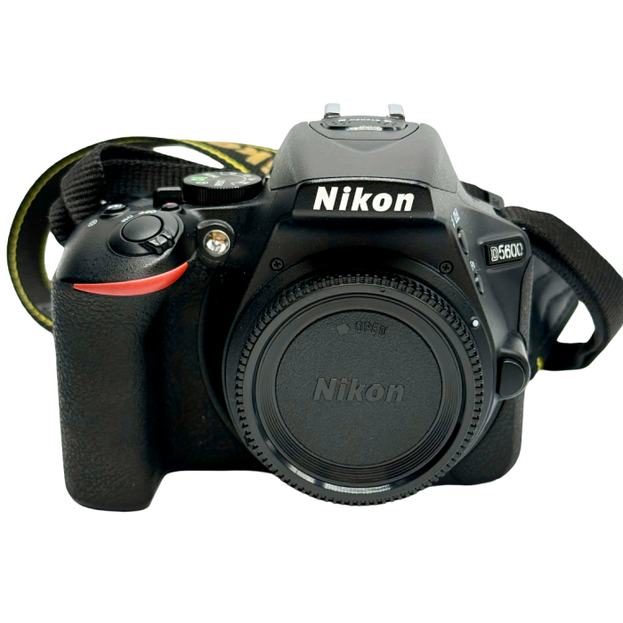 Lustrzanka Nikon D5600 korpus 17.000 zdjęć