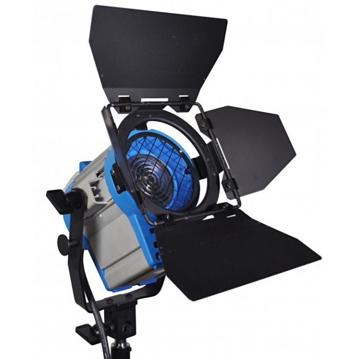 Lampa 3200K ARRI 500W Fresnel + statyw - wypożyczenie